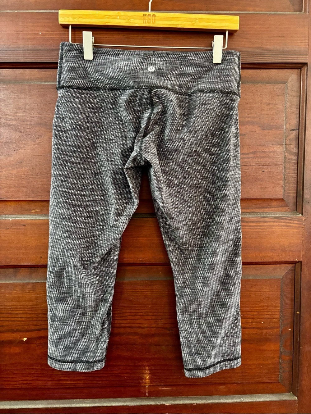 Lululemon Wunder Under Crop *Luxtreme 21" in Heathered Black Size 8 - Picture 3 of 8